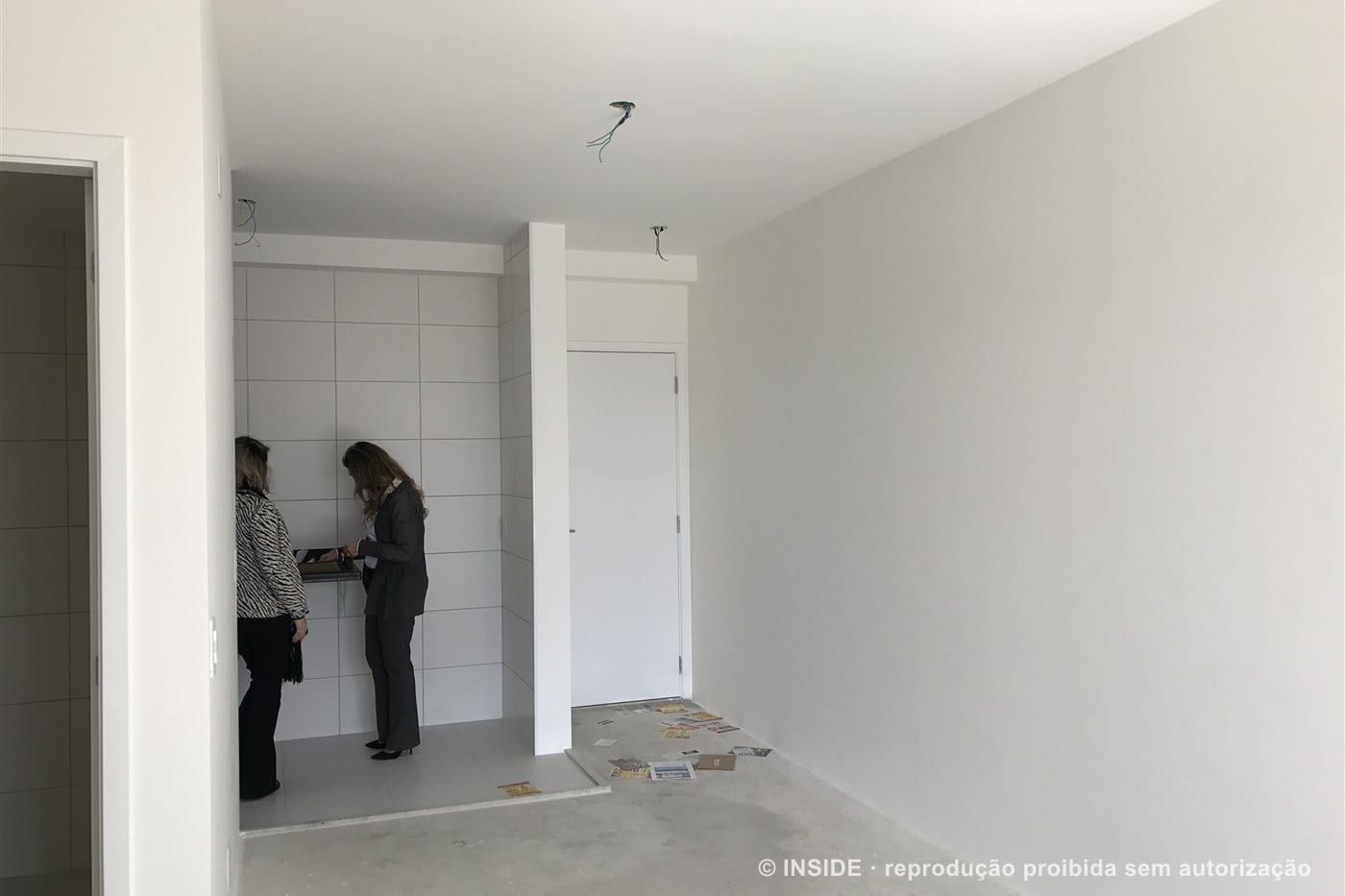Vila Leopoldina antes: a sala no início do projeto, antes da integração com a varanda.